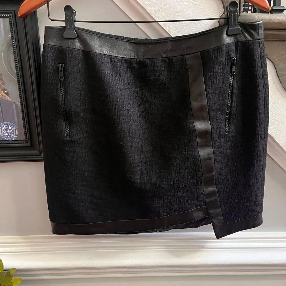 Helmet Lang Black Faux Leather Trim Asymmetrical Hem Mini Skirt sz 8 EUC